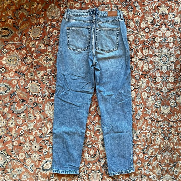 Urban Outfitters BDG High Waisted Mom Jeans with Pintuck Detail - Picture 5 of 8